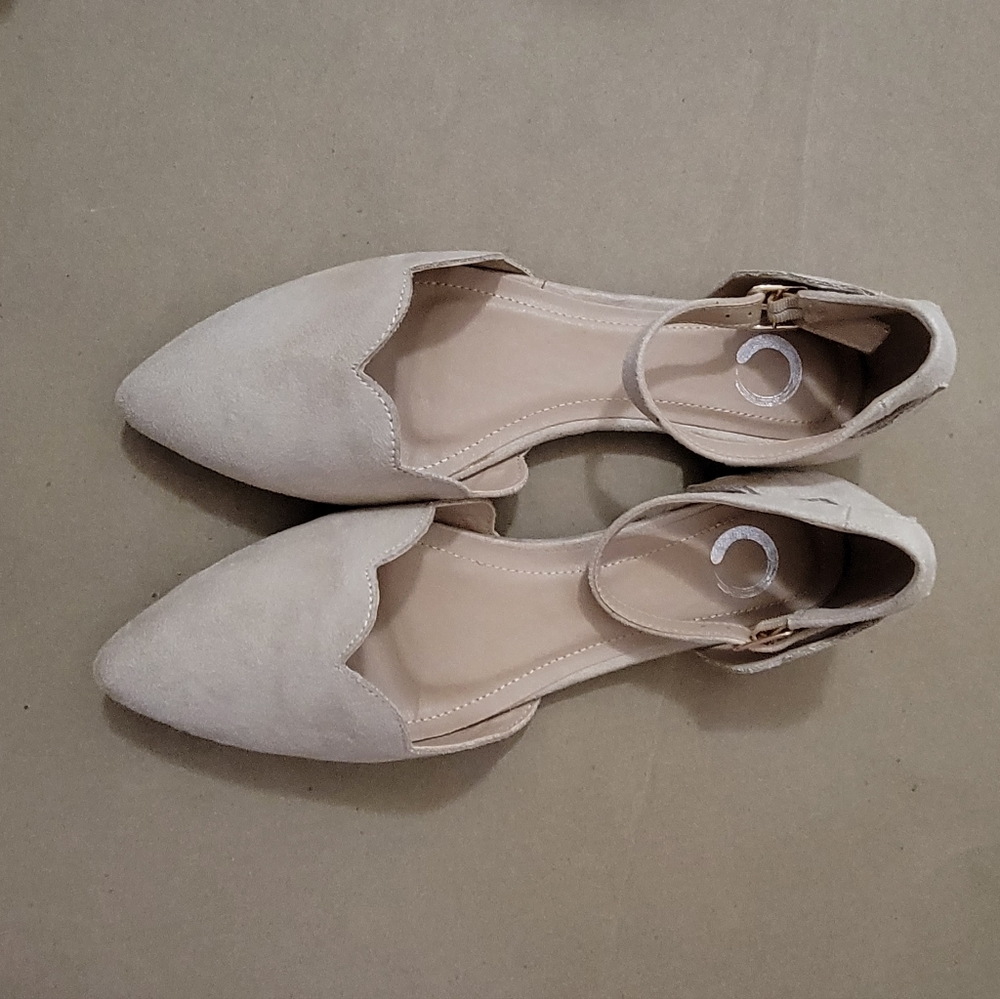 Journee collection Lana flat in pink/nude.  Size 7.5 brand new unworn